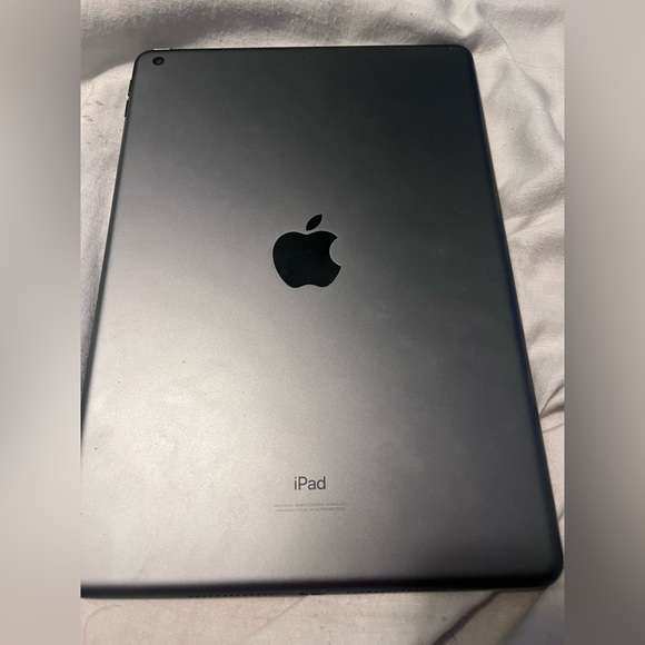 Apple iPad 8th Gen 32GB Space Gray Wifi-Only